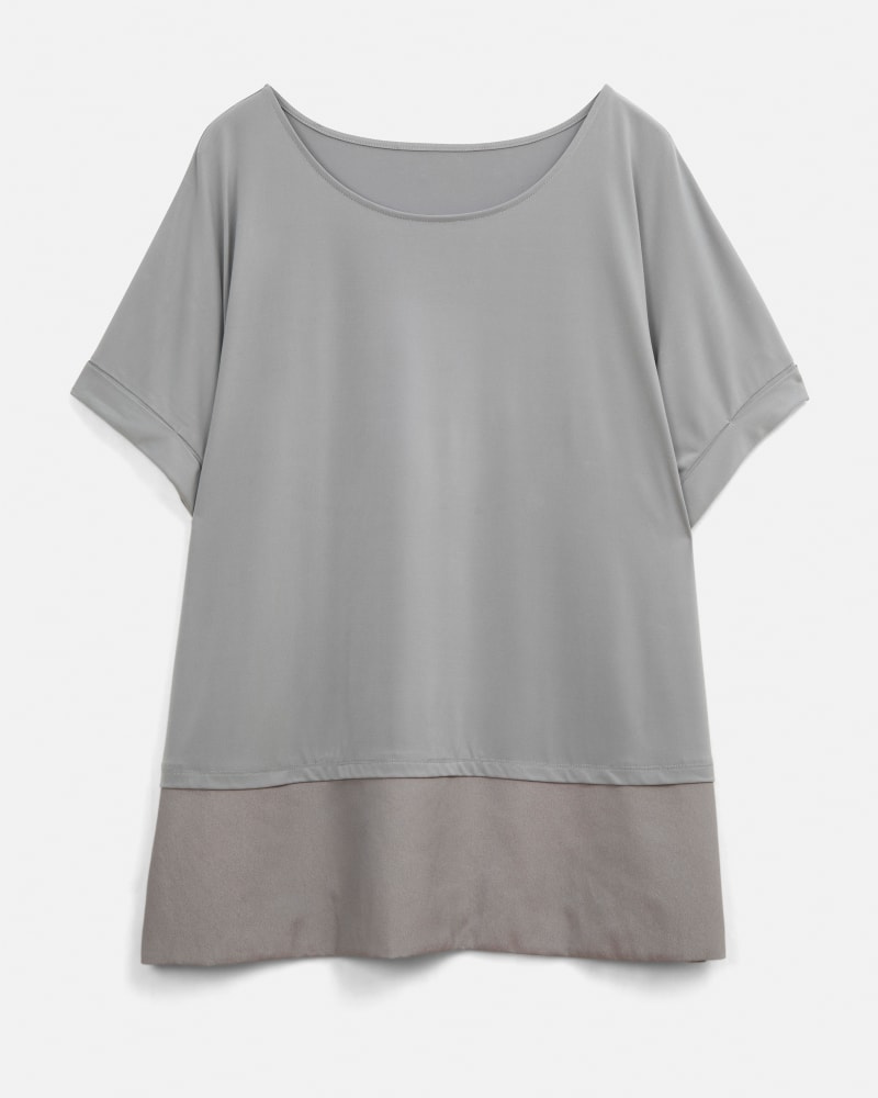 Front of a size 1X Octavia Roll Cuff Top in Cool Gray by M Magaschoni. | dia_product_style_image_id:209409